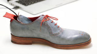 Illustration for article titled You'd Never Get Lost With a Pair of These GPS Shoes